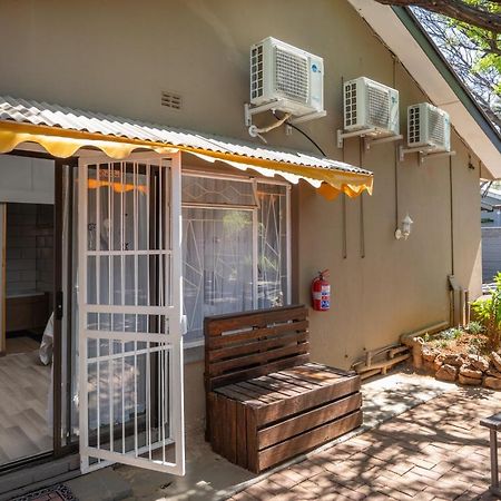 Cosy Cottages Guesthouse Потчефструм Екстериор снимка