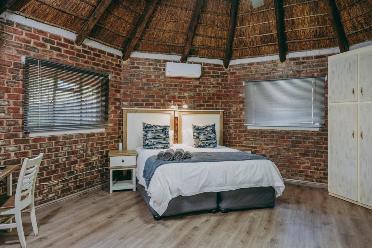 Cosy Cottages Guesthouse Потчефструм Екстериор снимка