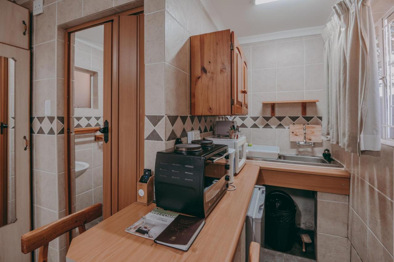 Cosy Cottages Guesthouse Потчефструм Екстериор снимка