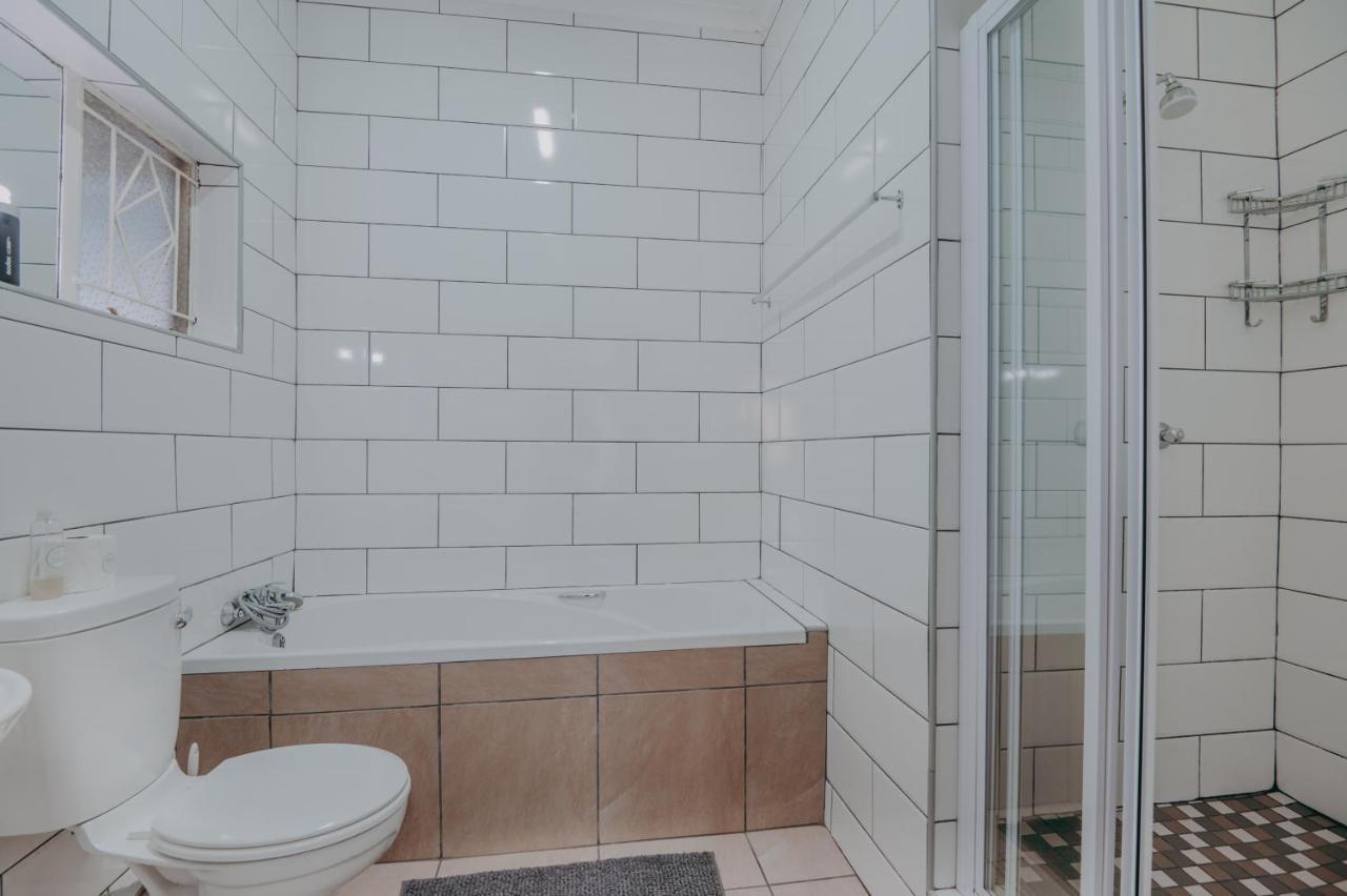 Cosy Cottages Guesthouse Потчефструм Екстериор снимка