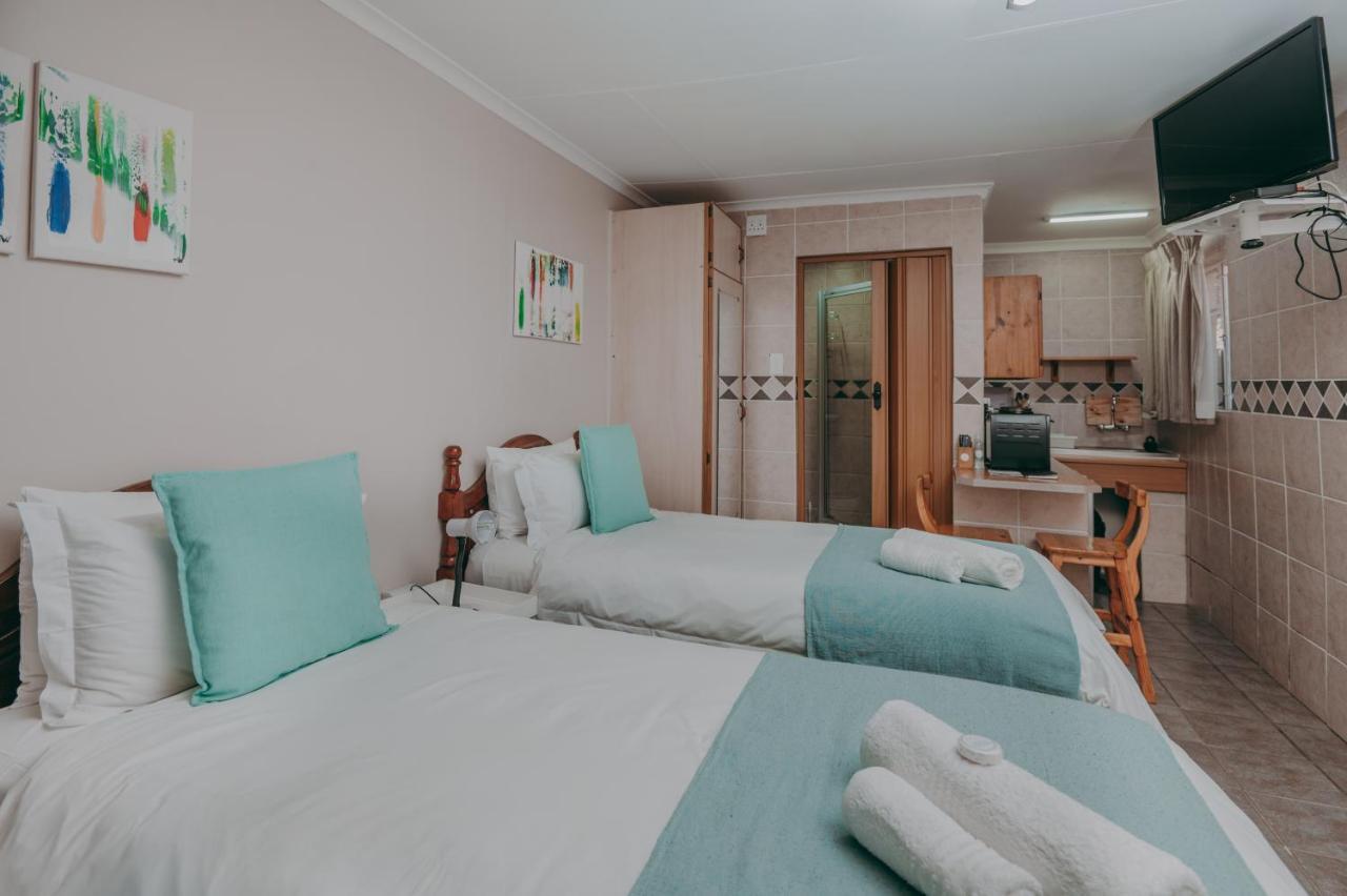 Cosy Cottages Guesthouse Потчефструм Екстериор снимка