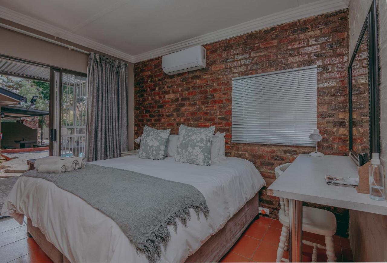 Cosy Cottages Guesthouse Потчефструм Екстериор снимка