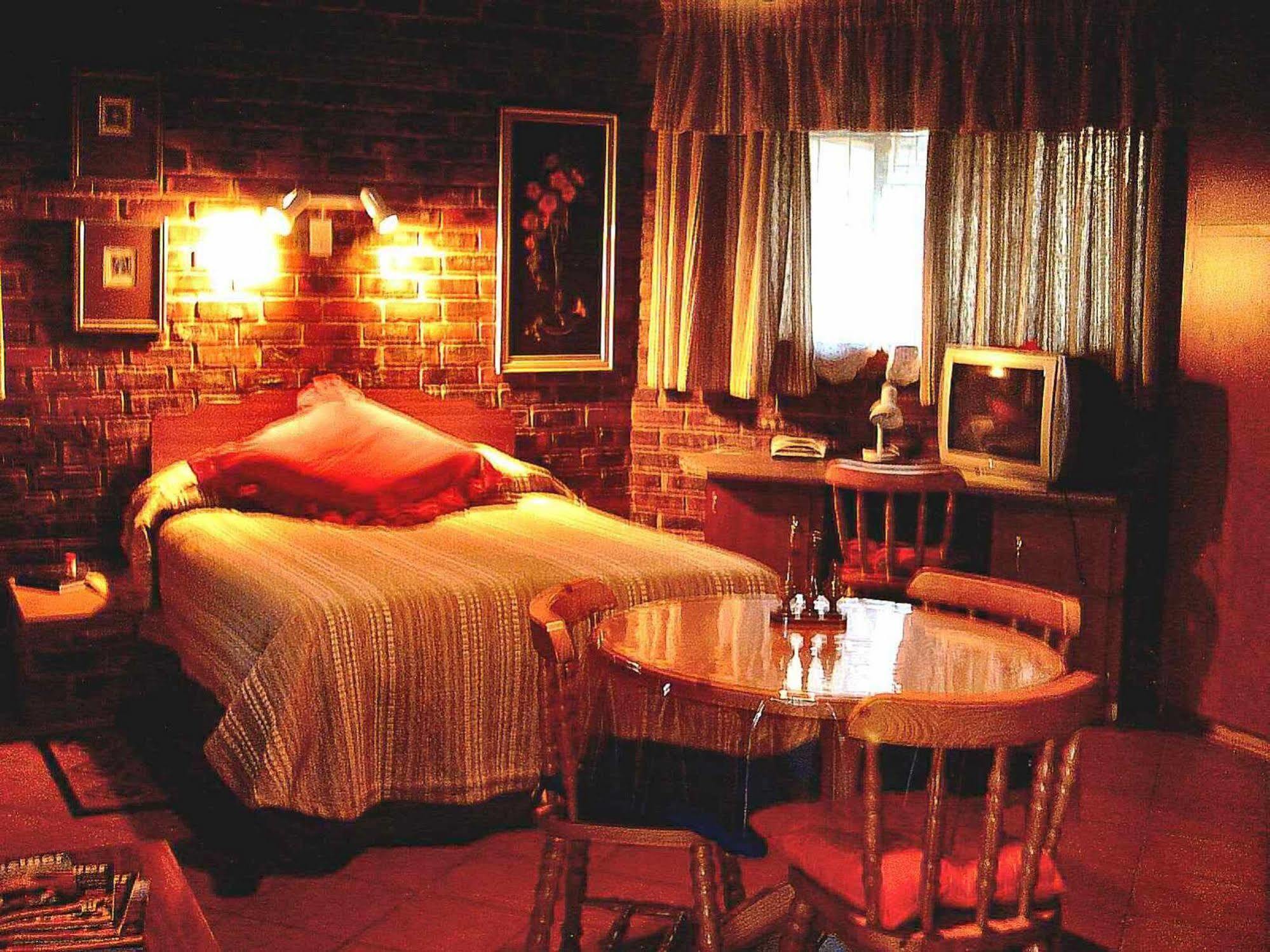 Cosy Cottages Guesthouse Потчефструм Екстериор снимка